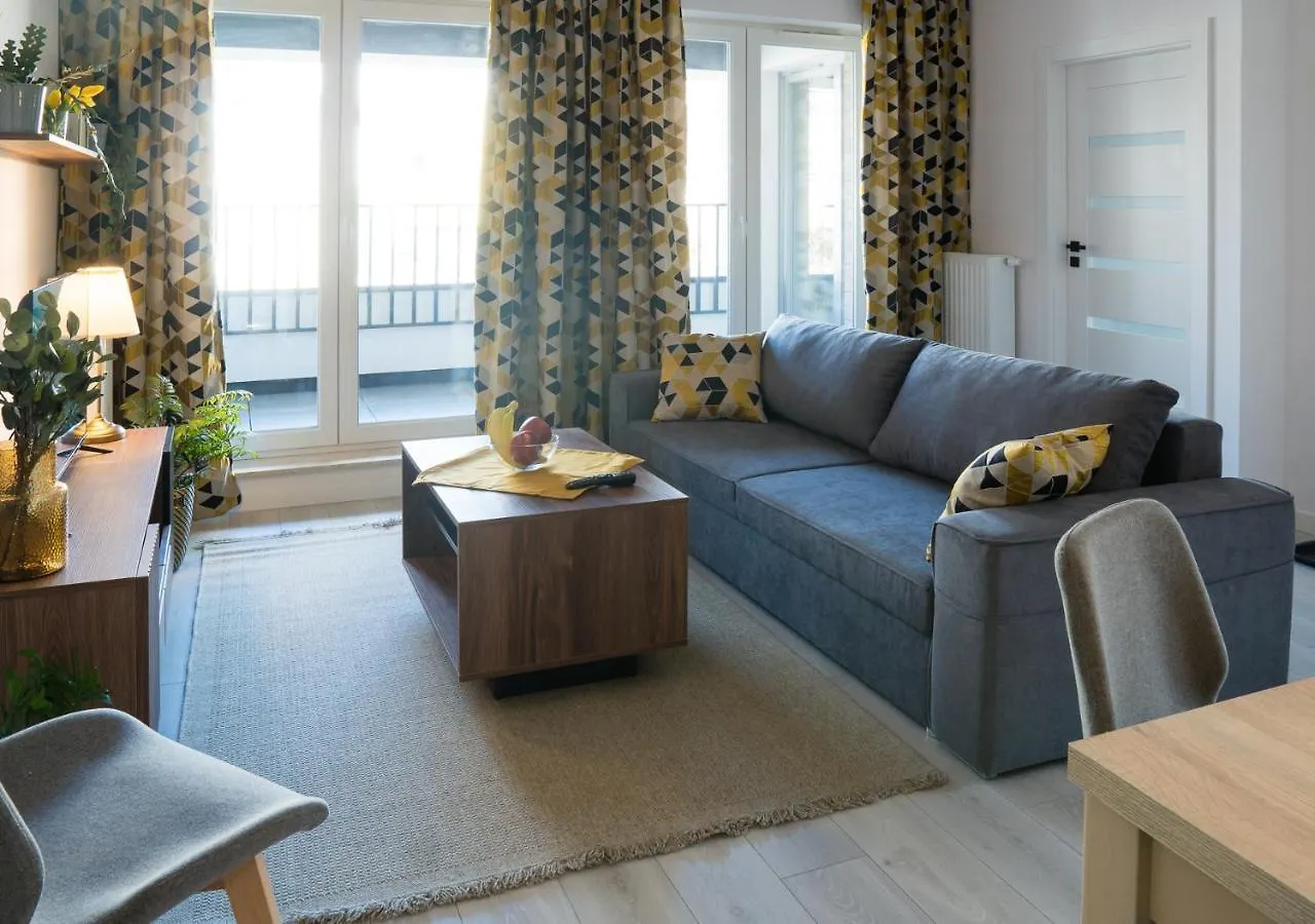 Apartament Sloneczny Kamienica Grochow With Free Parking وارسو شقة