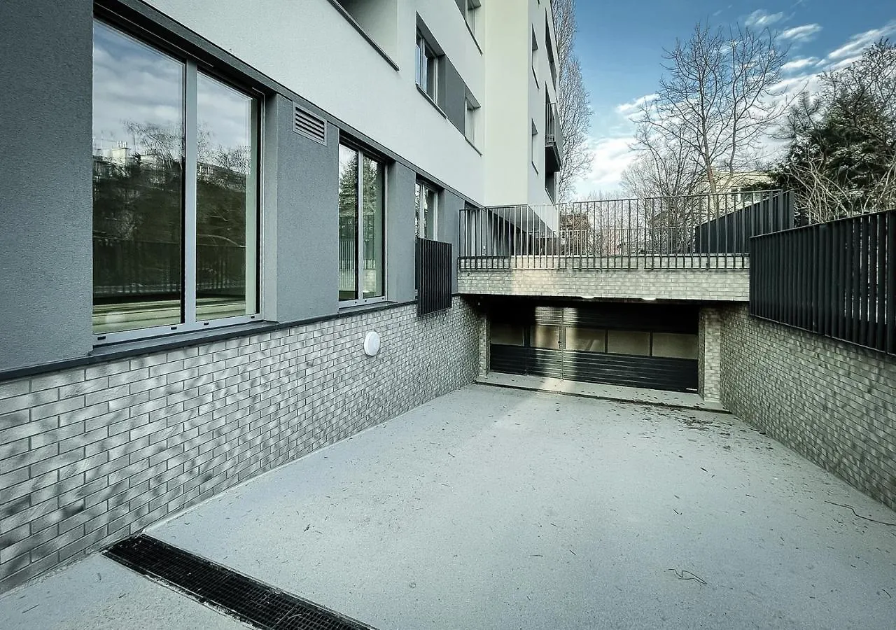 Apartament Sloneczny Kamienica Grochow With Free Parking وارسو